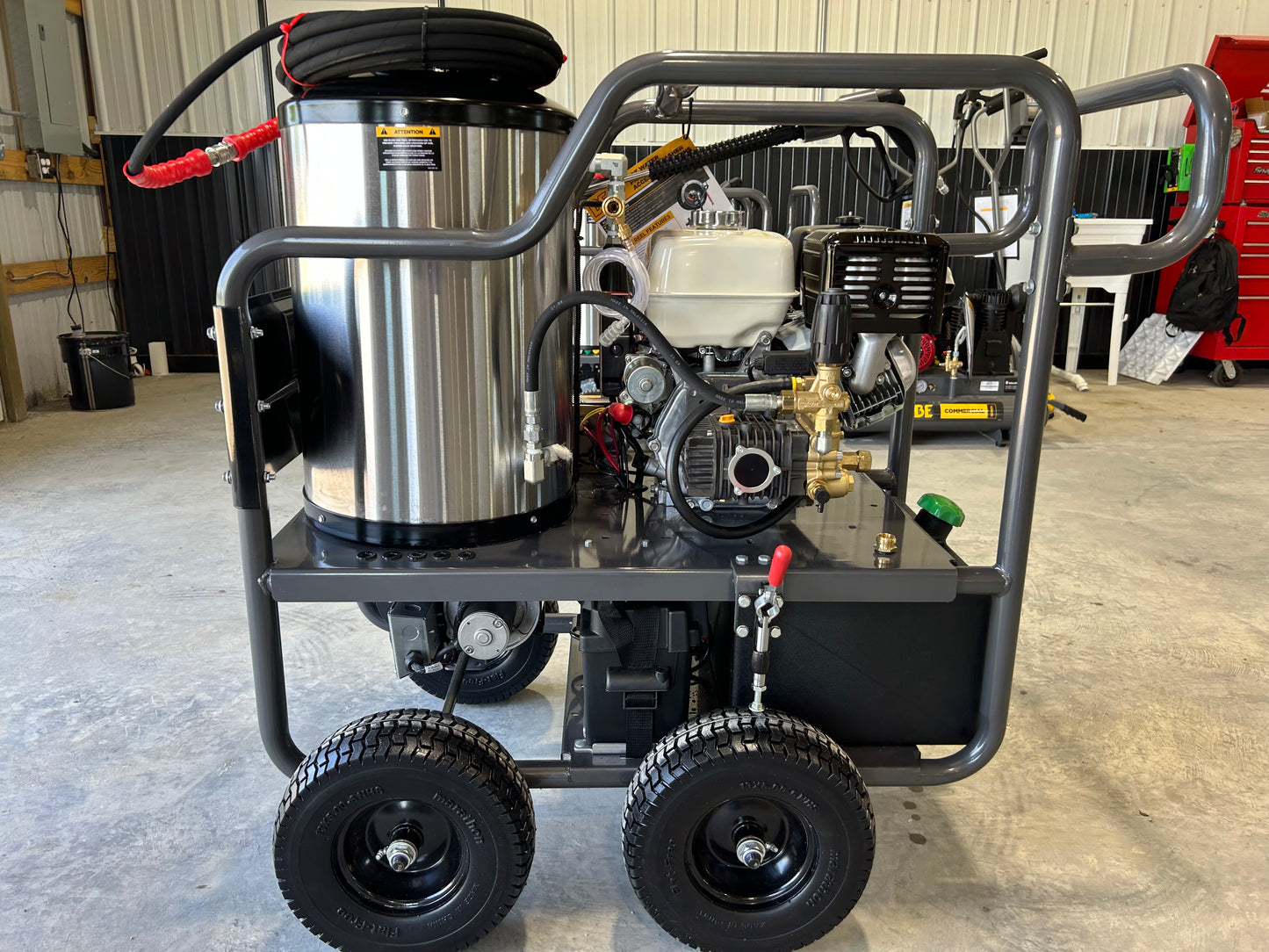 Lavadora a presión de agua caliente de 4 gpm y 4000 psi