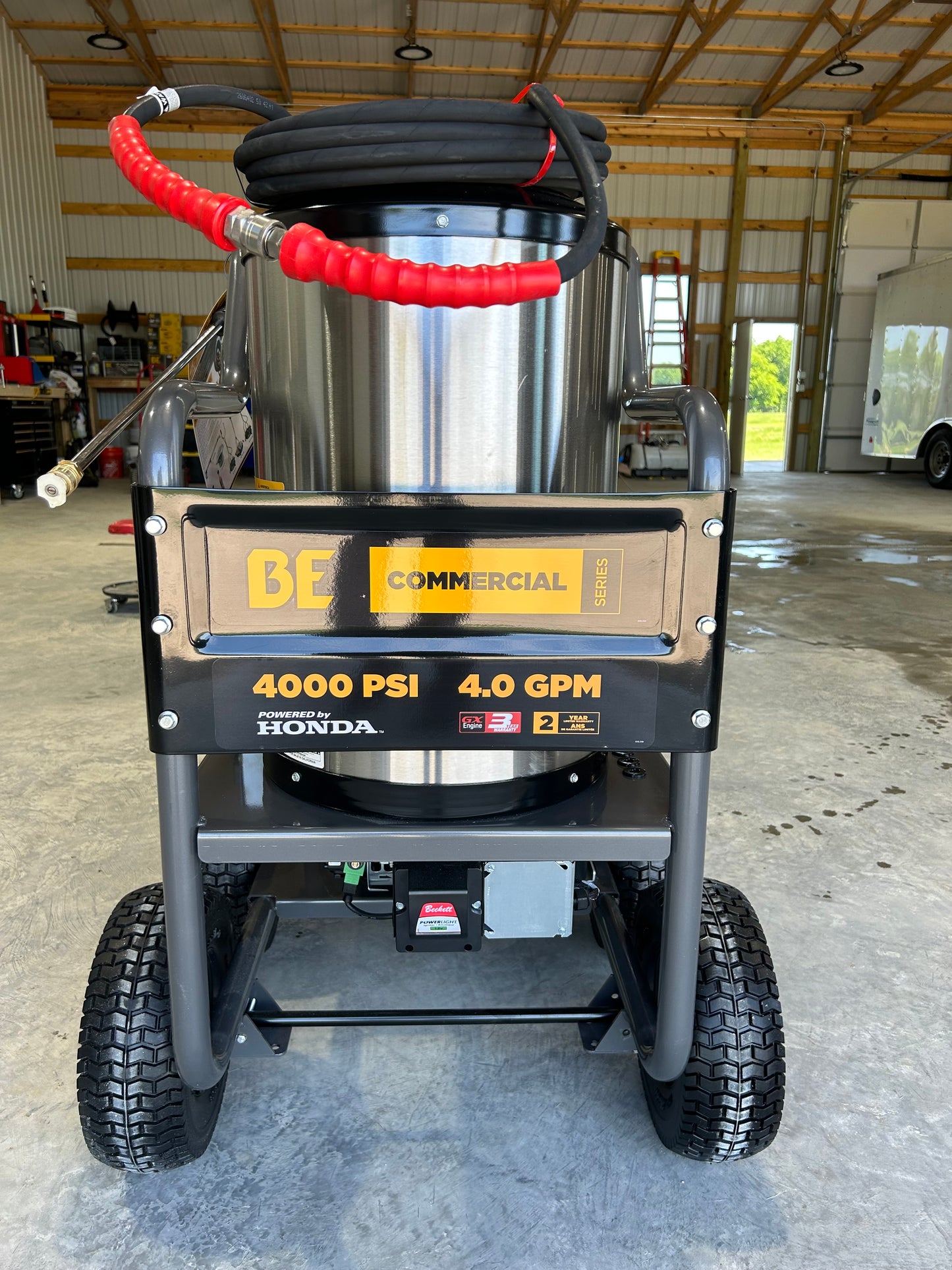 Lavadora a presión de agua caliente de 4 gpm y 4000 psi