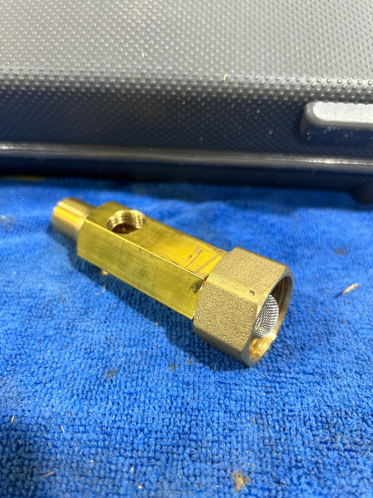 Accesorio para manguera de jardín con puerto de 1/4"